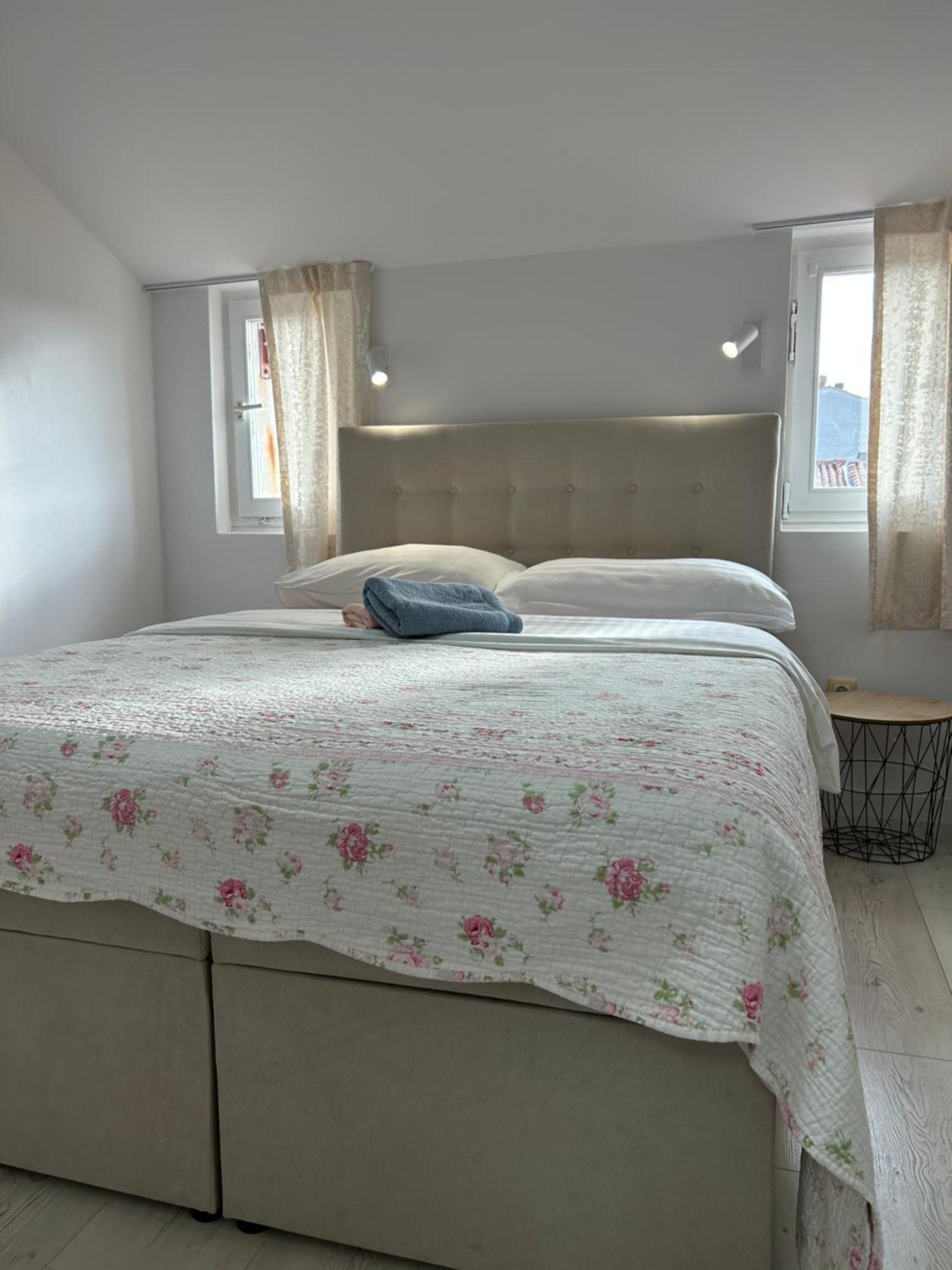 Apartments Oliva Пореч Екстер'єр фото